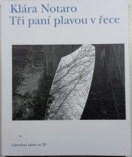 Tři paní plavou v řece