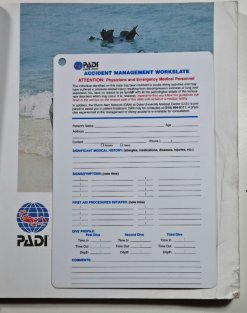 PADI Rescue Diver Manual ( český )