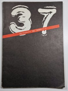 37 fotografů na Chmelnici