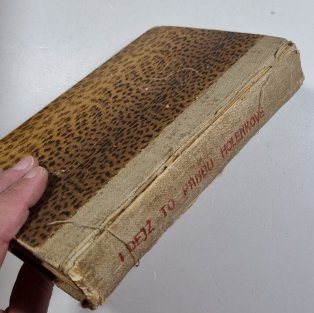 I dejž to Pámbu, holenkové