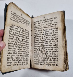 Pět čerwených korálů, aneb, Srdečné a ljtostné rozgjmánj pěti ran Krista ukřjžowaného