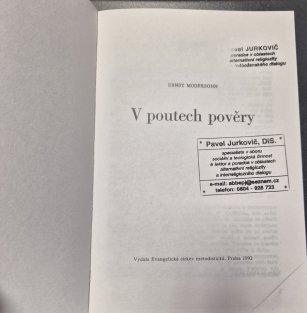 V poutech pověry