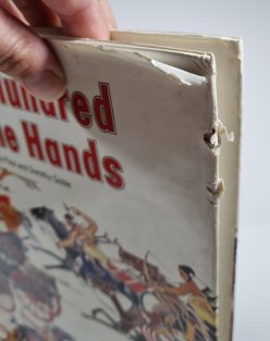 The hundred in the Hands