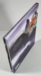 Mlžný ostrov zbarvený do ruda