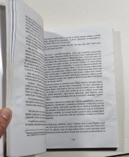 Devatenáct nám bylo pryč