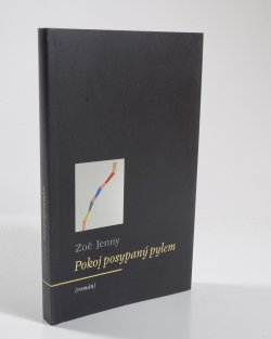 Pokoj posypaný pylem