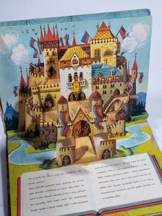 O Šípkové Růžence 