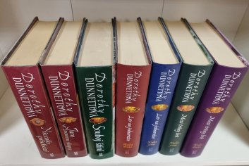 House of Niccolo ( 7 knih )- Niccolo přichází, Jaro ve znamení skopce, Souboj štírů, Lov na jednorožce 1+2, Mezi trůny lvů 1+2 