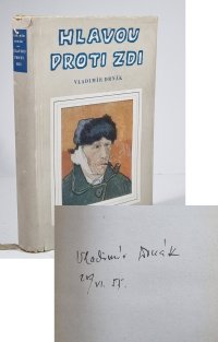 Hlavou proti zdi