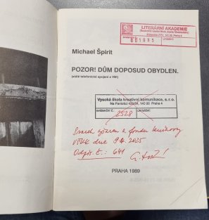 Pozor! Dům doposud neobydlen (stále telefonické spojení s VB)