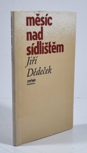 Měsíc nad sídlištěm