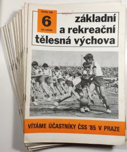 Základní a rekreační tělesná výchova (konvolut 1985-1987) 23 sešitů