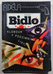 Klobouk v podzimním listí - 