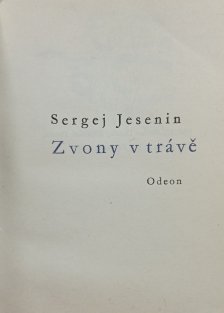 Zvony v trávě
