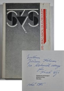 Pero nikoli za kloboukem
