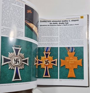 Vyznamenání a bojové odznaky třetí říše 2
