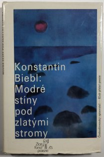 Modré stíny pod zlatými stromy