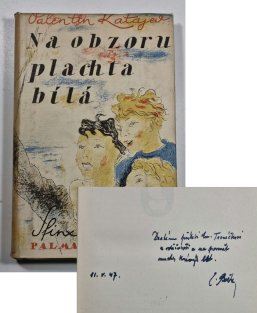 Na obzoru plachta bílá