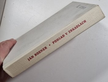 Pohlad v zrkadlách (slovensky)