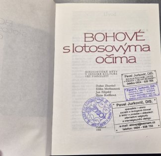 Bohové s lotosovýma očima