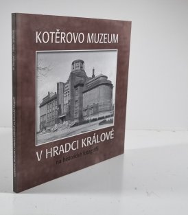 Kotěrovo muzeum v Hradci Králové na historické fotografii