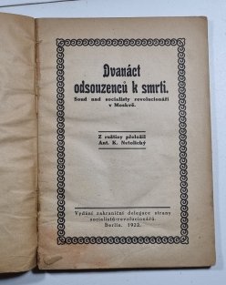 Dvanáct odsouzenců k smrti