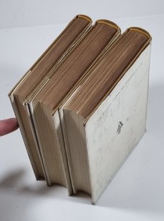 Na kresách I.-V. (tři svazky)