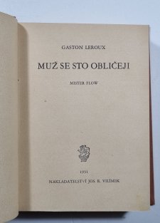 Muž se sto obličeji