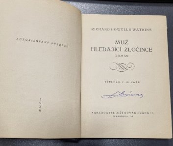 Muž, hledající zločince