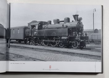 Parní lokomotivy s rudou hvězdou na čele