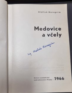 Medovice a včely