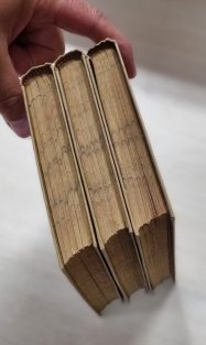 Královnin náhrdelník I.- III. díl