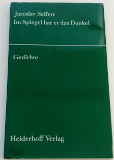 Im Spiegel hat er das Dunkel (česko-německy)