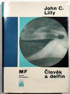 Člověk a delfín